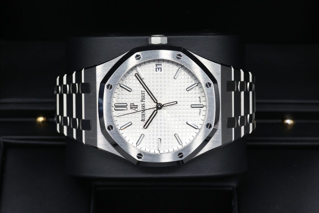 Audemars Piguet 15500ST White ROYAL OAK  41mm