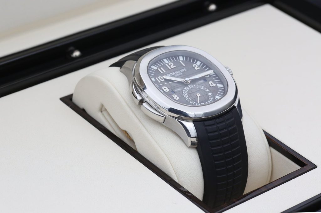 Patek Philippe 5164A-001 Black AQUANAUT 40mm 2015