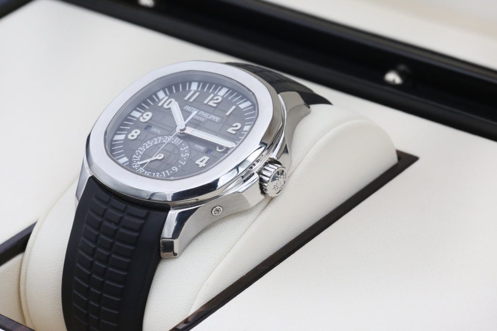Patek Philippe 5164A-001 Black AQUANAUT 40mm 2015