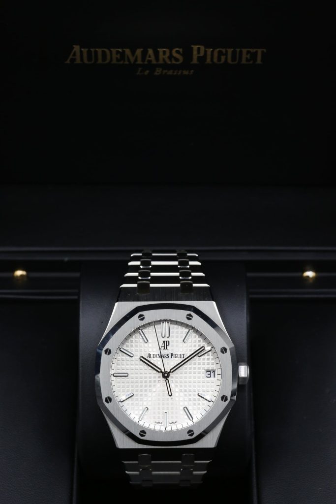 Audemars Piguet 15500ST White ROYAL OAK  41mm