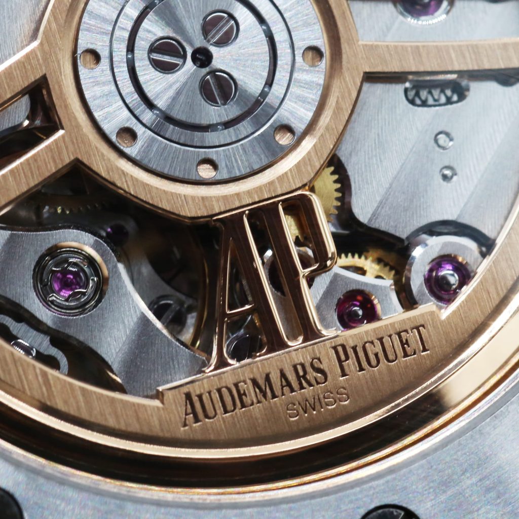 Audemars Piguet 15500ST White ROYAL OAK  41mm