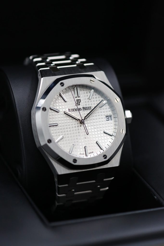 Audemars Piguet 15500ST White ROYAL OAK  41mm