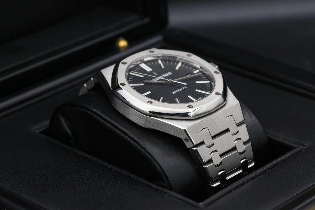 Audemars Piguet 15400ST.OO.1220ST.01 Black ROYAL OAK  41mm