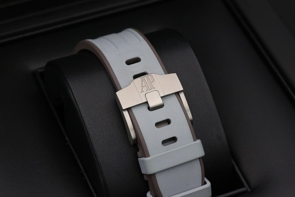 Audemars Piguet 26470IO.OO.A006CA.01.A Grey ROYAL OAK OFF SHORE  42mm 2018 Ghost