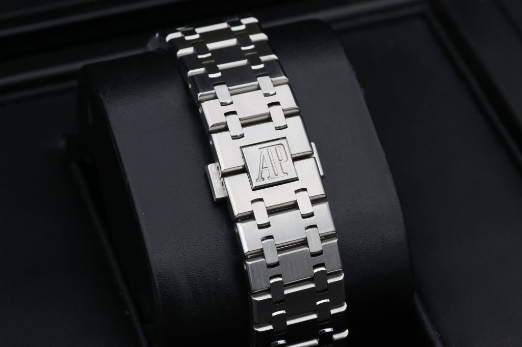 Audemars Piguet 15400ST.OO.1220ST.01 Black ROYAL OAK  41mm
