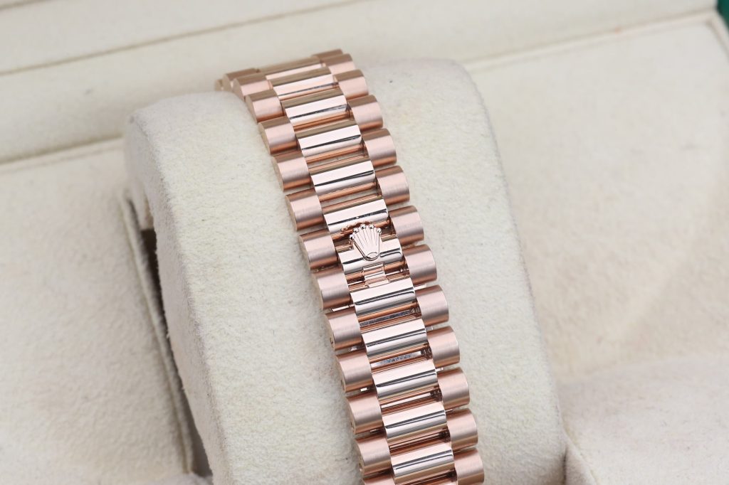 Rolex 228235 Sundust Baguette DAY DATE  40mm 2023