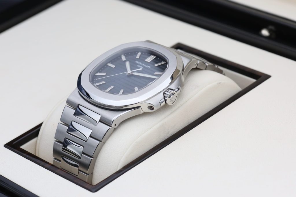 Patek Philippe 5711/1A-010 Blue NAULITUS 40mm 2013
