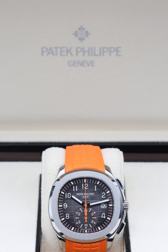 Patek Philippe 5968A-001 Grey AQUANAUT  42mm 2018