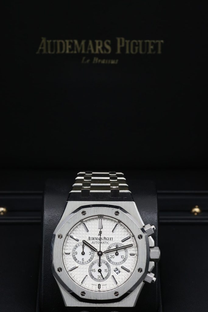 Audemars Piguet 26320ST.00.1220.ST.02 White ROYAL OAK  41mm 2013