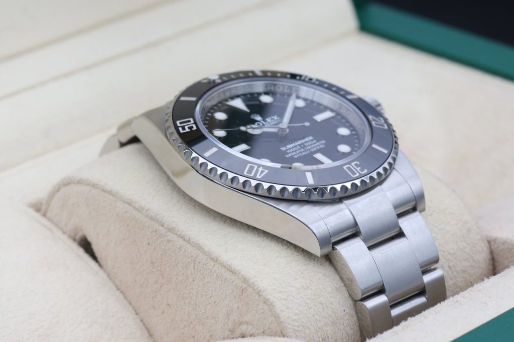Rolex 124060 Black SUBMARINER NON DATE  41mm 2021