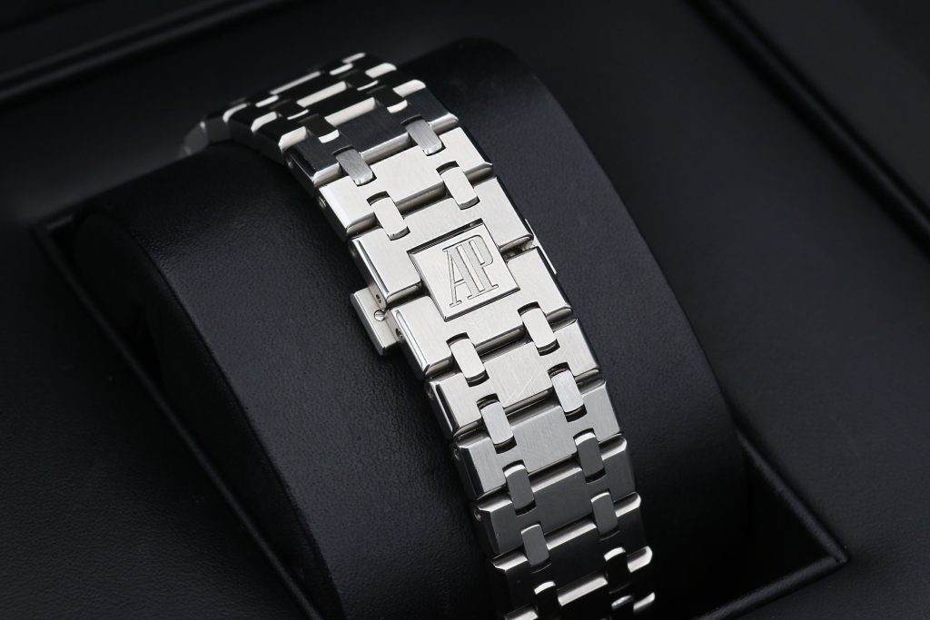 Audemars Piguet 15400ST.OO.1220ST Black ROYAL OAK  41mm 2012