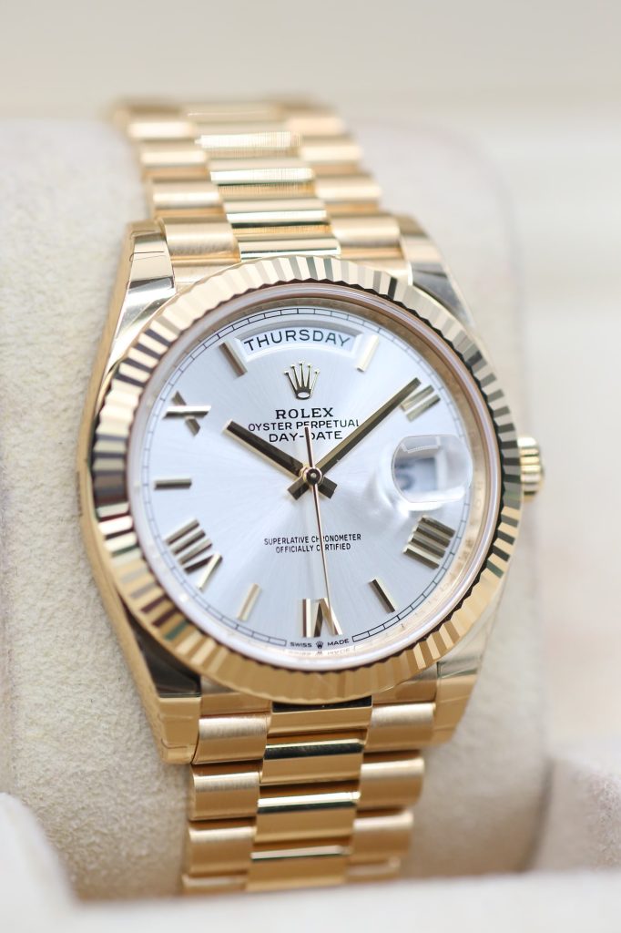 Rolex Day-Date Sundust Roman 228238 40mm 2023