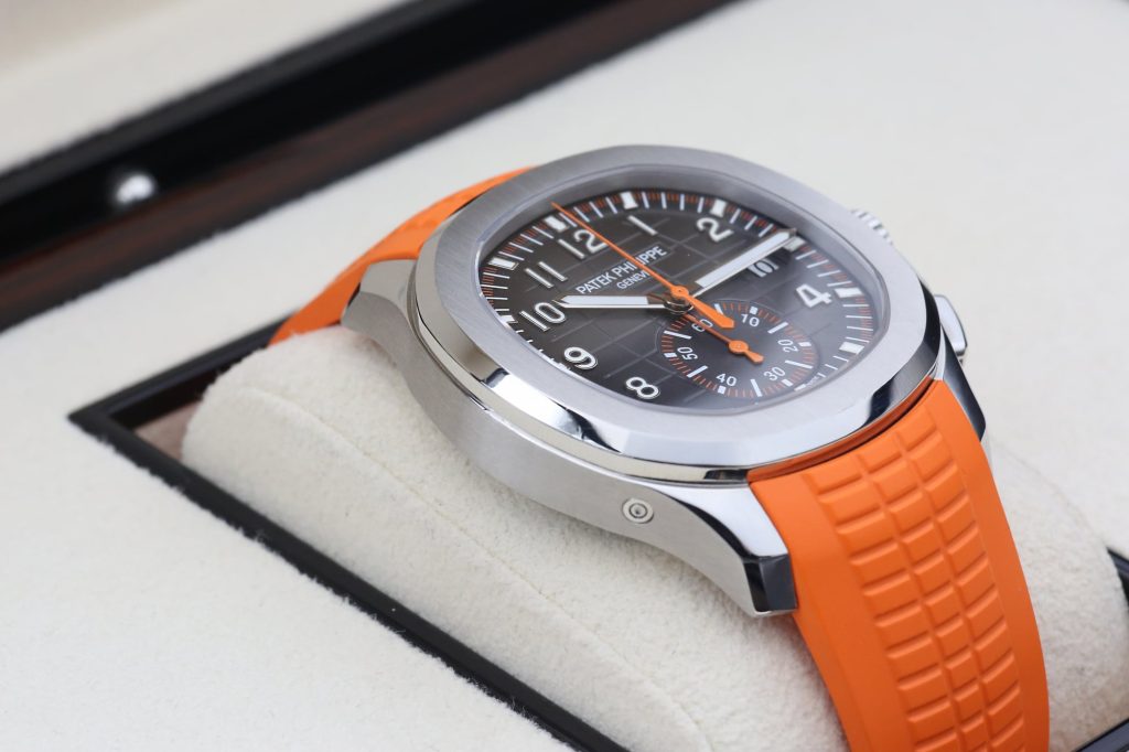 Patek Philippe 5968A-001 Grey AQUANAUT  42mm 2018