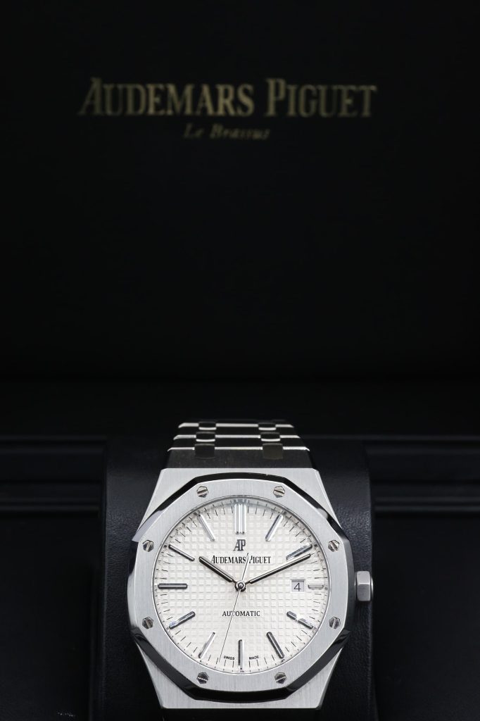 Audemars Piguet 15400ST.OO.1220ST.02 White ROYAL OAK 41mm 2016