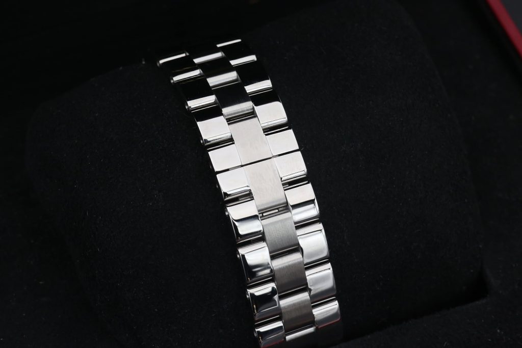 Cartier 2618 White ROADSTER 40mm 2006