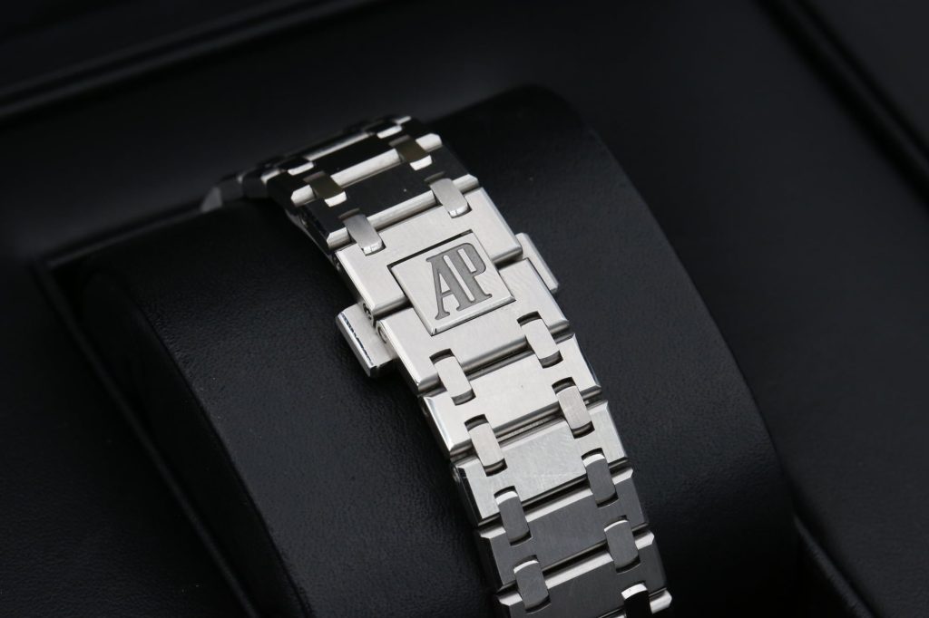 Audemars Piguet 15202ST.OO.1240ST.01.A Blue ROYAL OAK  39mm 2017 Ultra Thin Jumbo
