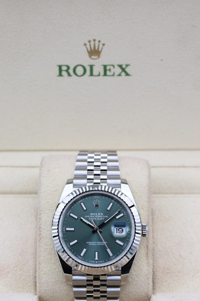 Rolex 126334 Green DATEJUST  41mm 2024