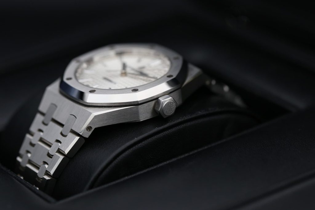 Audemars Piguet 15450ST.00.1256ST.01 White ROYAL OAK  37mm 2017