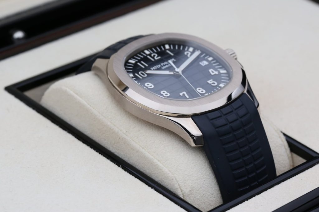 Patek Philippe 5168G-001 Blue AQUANAUT 42mm 2019