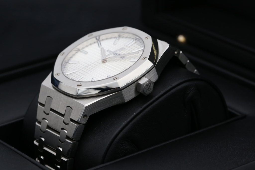 Audemars Piguet 15500ST White ROYAL OAK  41mm 2023