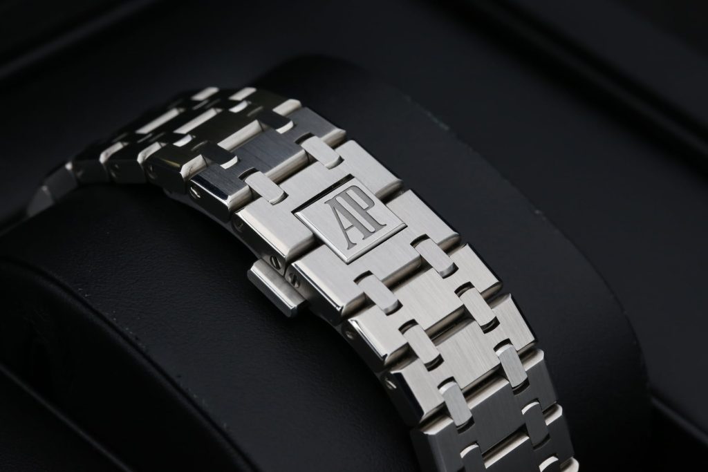 Audemars Piguet 15500ST White ROYAL OAK  41mm 2023