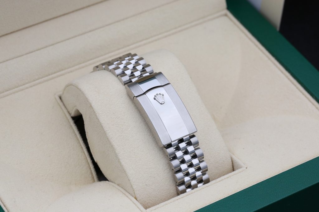 Rolex 126300 Green DATEJUST 41mm 2024