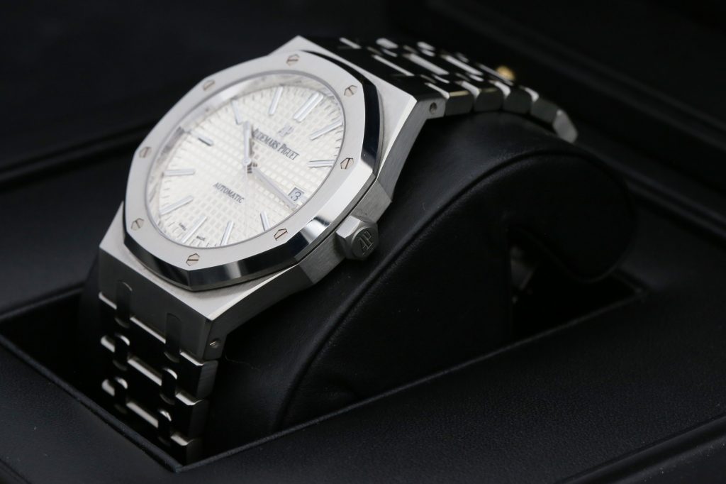 Audemars Piguet 15400ST.OO.1220ST.02 White ROYAL OAK 41mm 2018