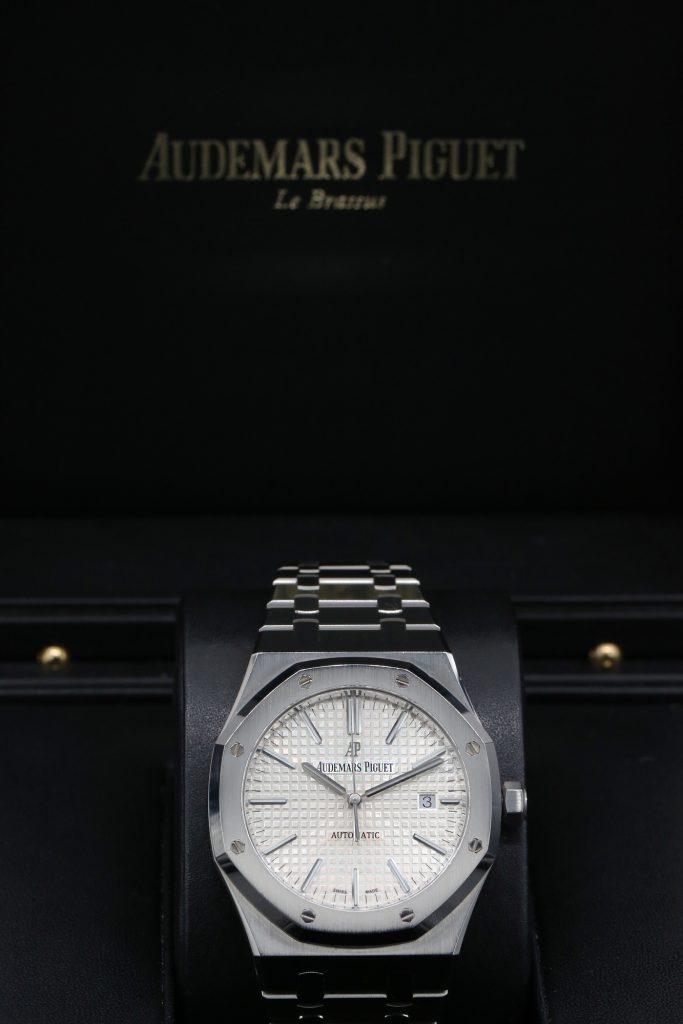 Audemars Piguet 15400ST.OO.1220ST.02 White ROYAL OAK 41mm 2018