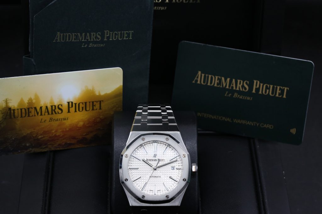 Audemars Piguet 15400ST.OO.1220ST.02 White ROYAL OAK 41mm 2018