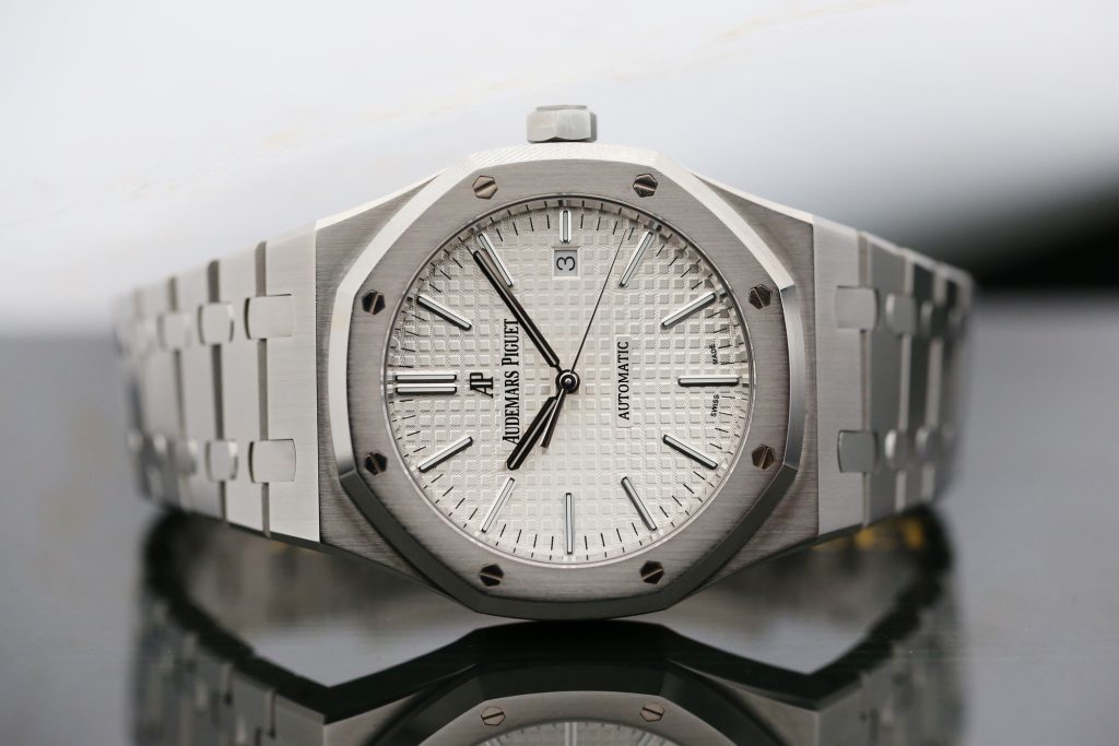 Audemars Piguet 15400ST.OO.1220ST.02 White ROYAL OAK 41mm 2018