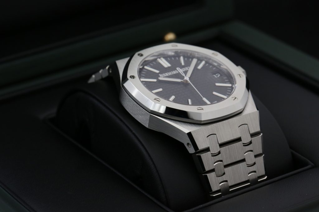Audemars Piguet 15510ST.OO.1320ST.07 Black "grande Tapisserie" ROYAL OAK  41mm 2025