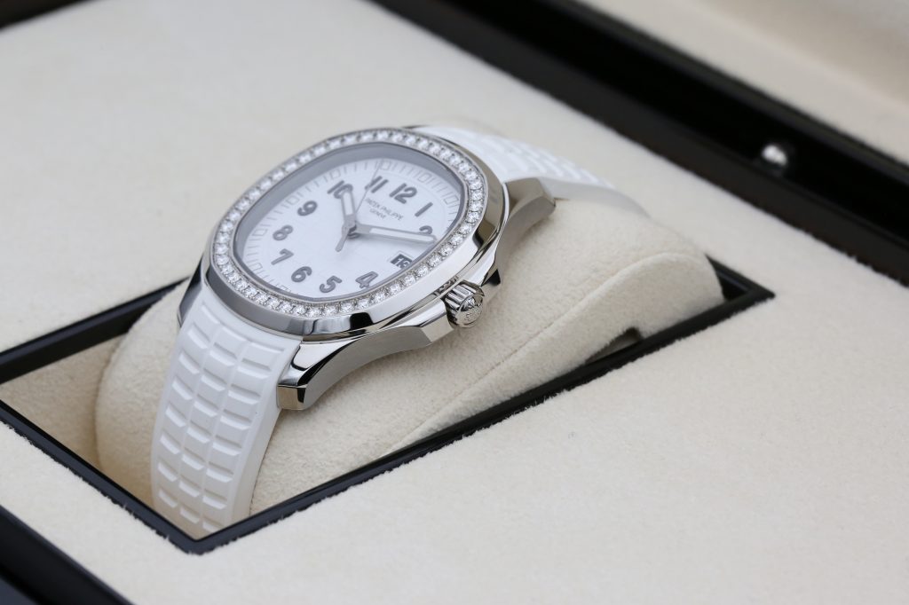 Patek Philippe 5267/200A-010 White AQUANAUT 38mm 2023 White Luce