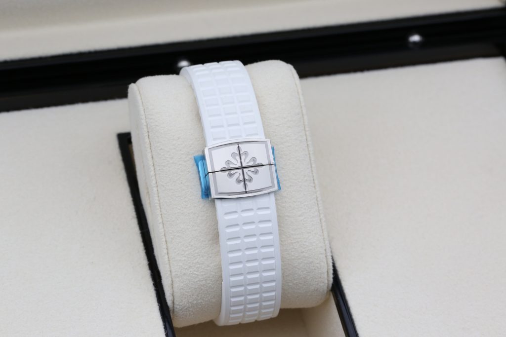 Patek Philippe 5267/200A-010 White AQUANAUT 38mm 2023 White Luce