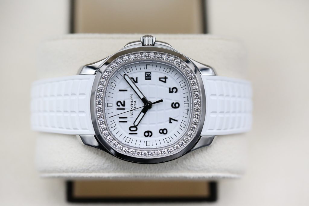 Patek Philippe 5267/200A-010 White AQUANAUT 38mm 2023 White Luce