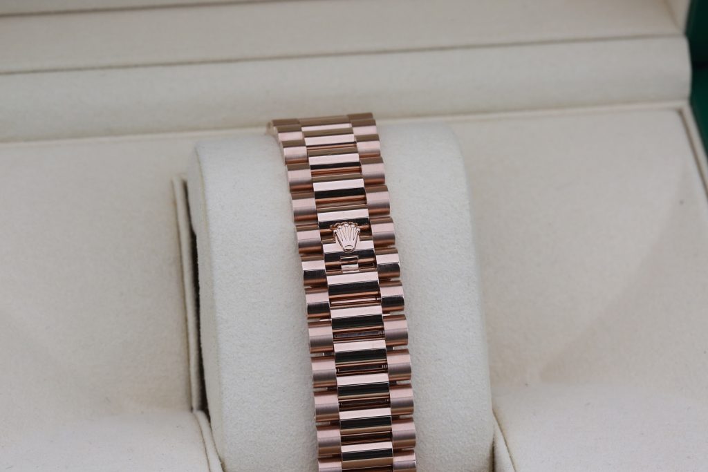 Rolex 228235 Chocolate Roman DAY-DATE 40mm 2021