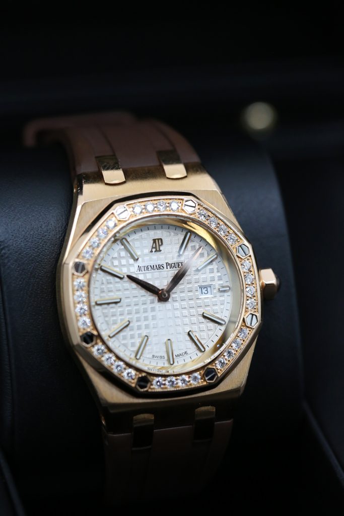 Audemars Piguet 67601OR.ZZ.D080CA.01 White LADIES ROYAL OAK 33mm 2010