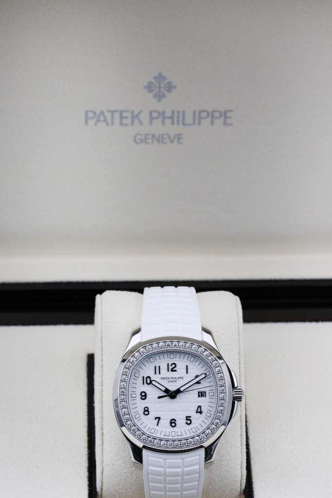 Patek Philippe 5267/200A-010 White AQUANAUT 38mm 2023 White Luce