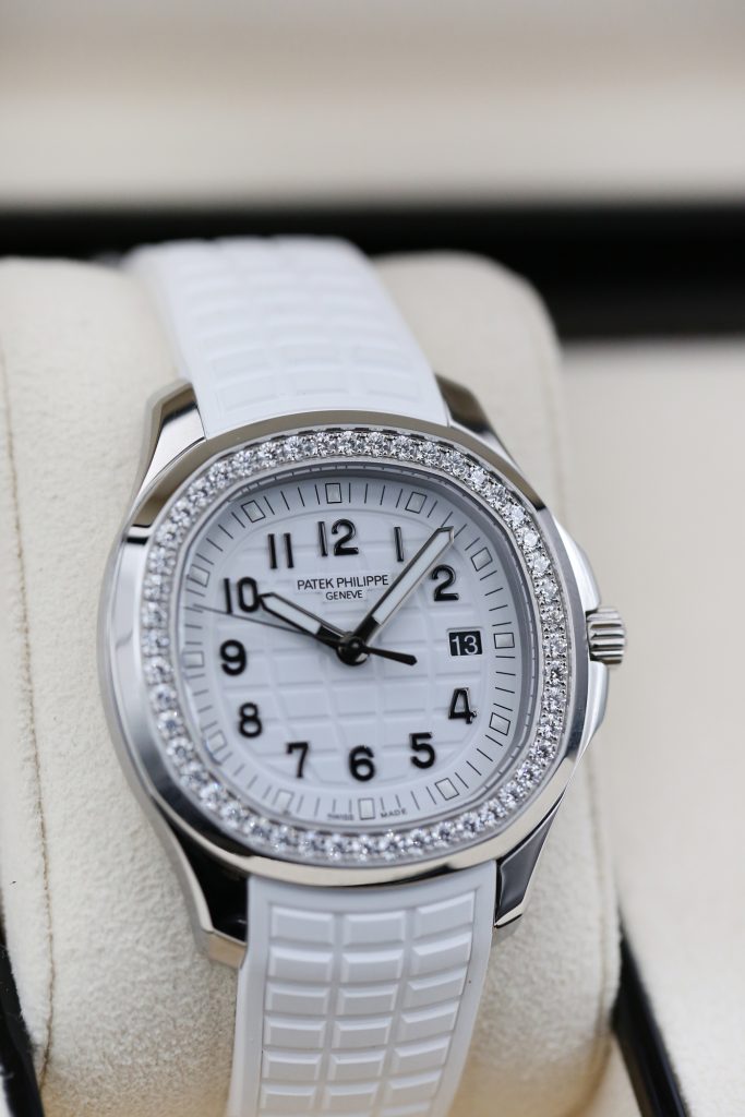 Patek Philippe 5267/200A-010 White AQUANAUT 38mm 2023 White Luce