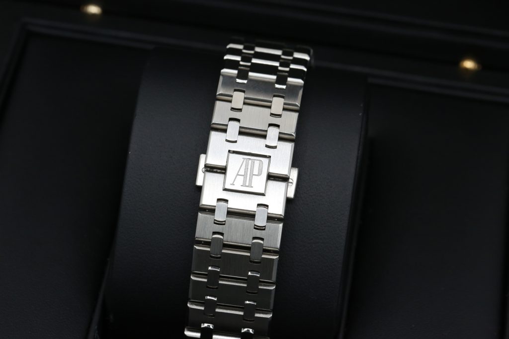 Audemars Piguet 15400ST.OO.1220ST.01 Black ROYAL OAK  41mm