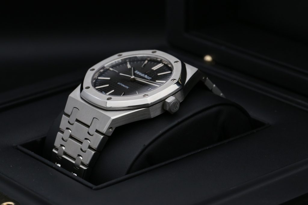 Audemars Piguet 15400ST.OO.1220ST.01 Black ROYAL OAK  41mm