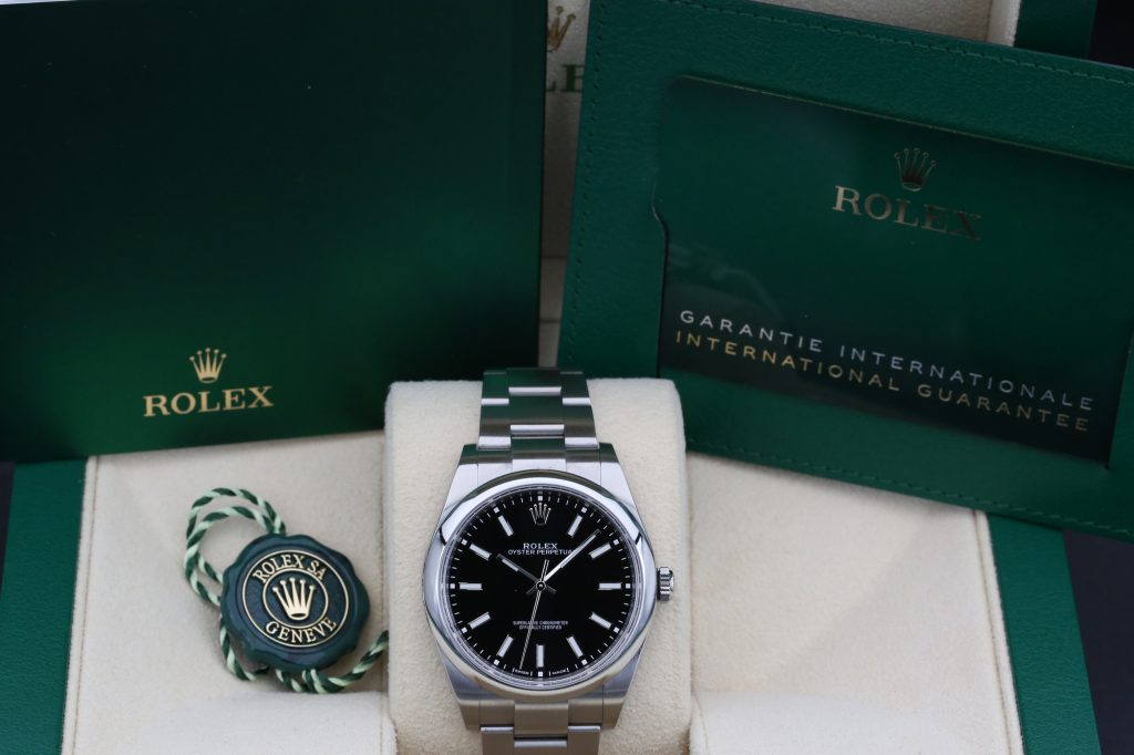 Rolex 114300 Black OYSTER PERPETUAL 39mm 2019