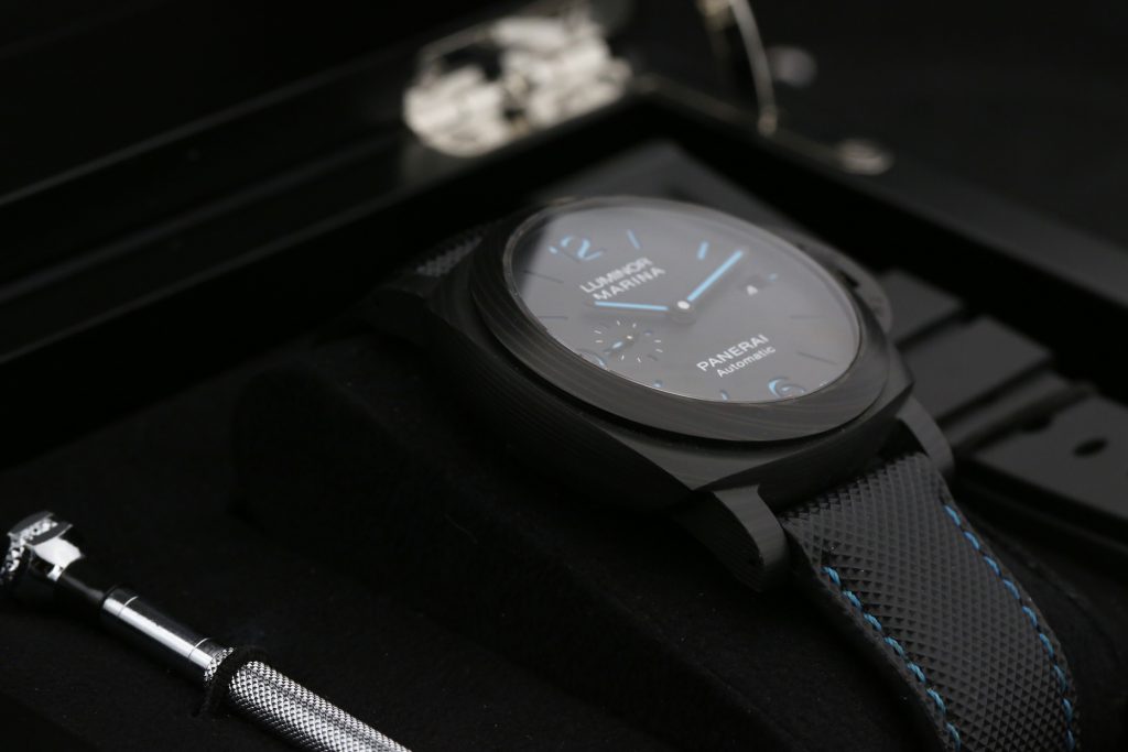 Panerai PAM01661 Black MARINA 44mm 2022