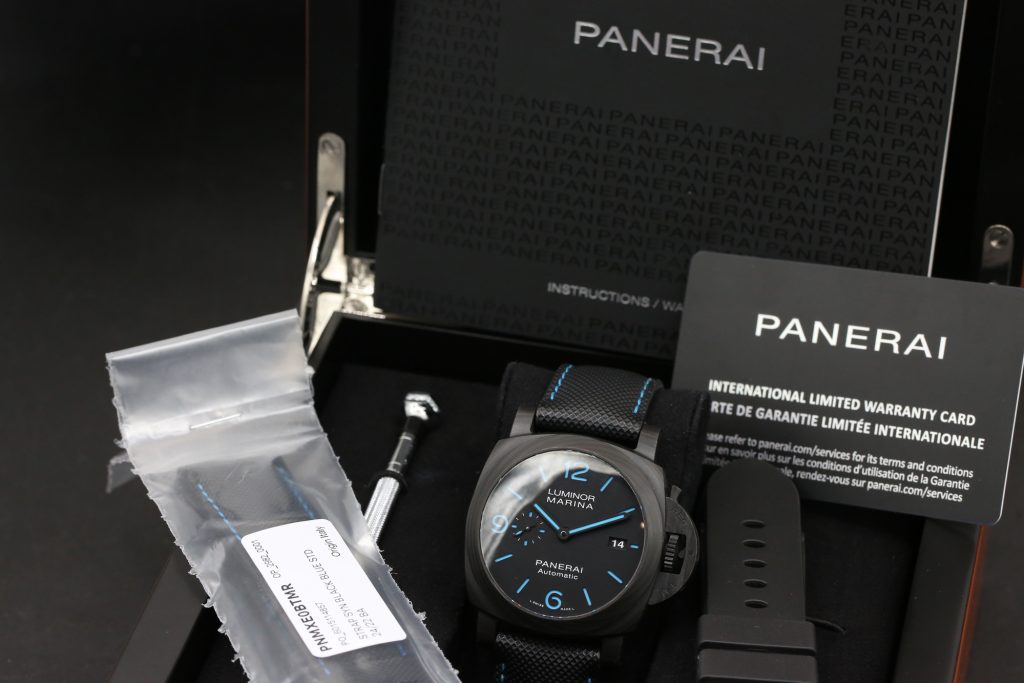 Panerai PAM01661 Black MARINA 44mm 2022