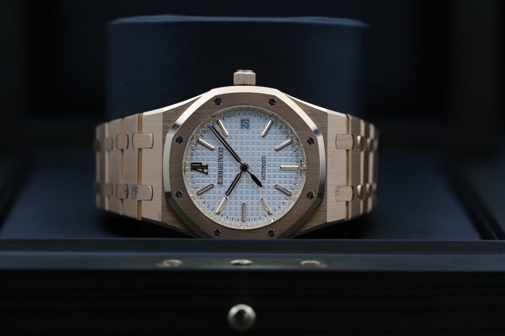 Audemars Piguet 15300OR.OO.D088CR.02 White ROYAL OAK 39mm 2010