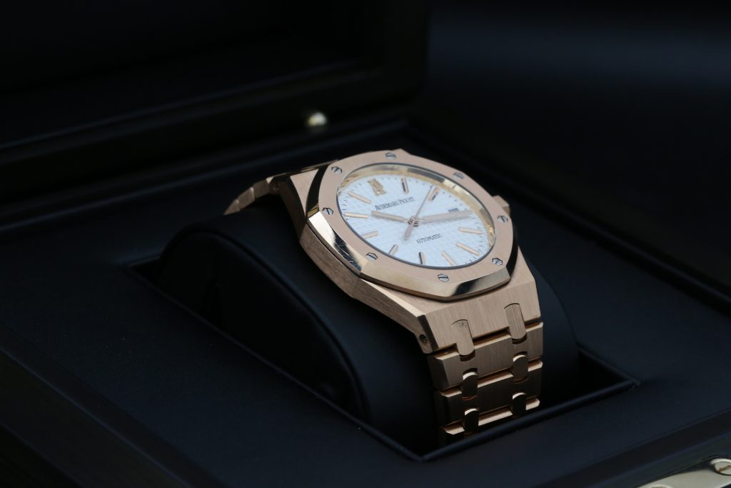 Audemars Piguet 15300OR.OO.D088CR.02 White ROYAL OAK 39mm 2010