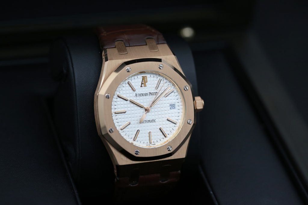 Audemars Piguet 15300OR.OO.D088CR.02 White ROYAL OAK  39mm 2010