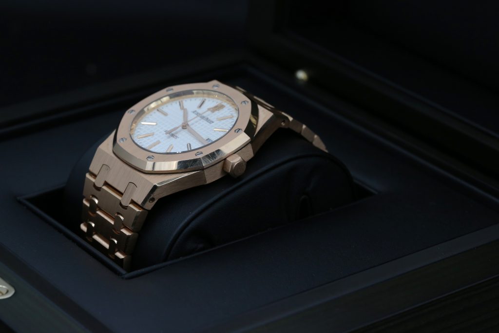 Audemars Piguet 15300OR.OO.D088CR.02 White ROYAL OAK 39mm 2010