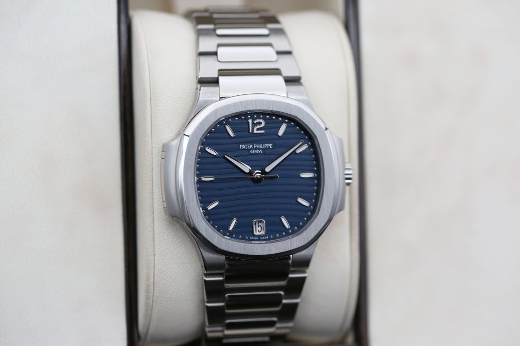 Patek Philippe 7118/1A-001 Blue NAUTILUS 35mm 2017