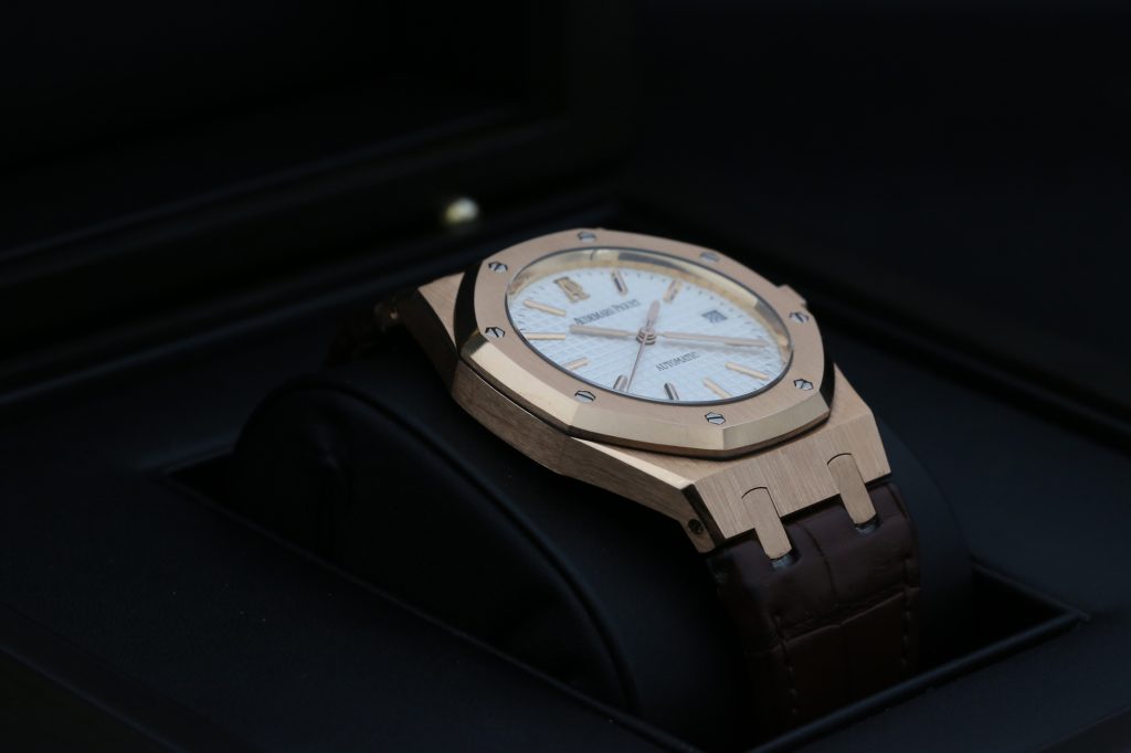 Audemars Piguet 15300OR.OO.D088CR.02 White ROYAL OAK  39mm 2010