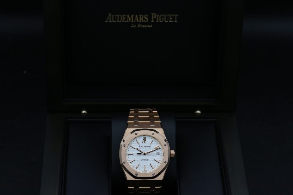 Audemars Piguet 15300OR.OO.D088CR.02 White ROYAL OAK 39mm 2010